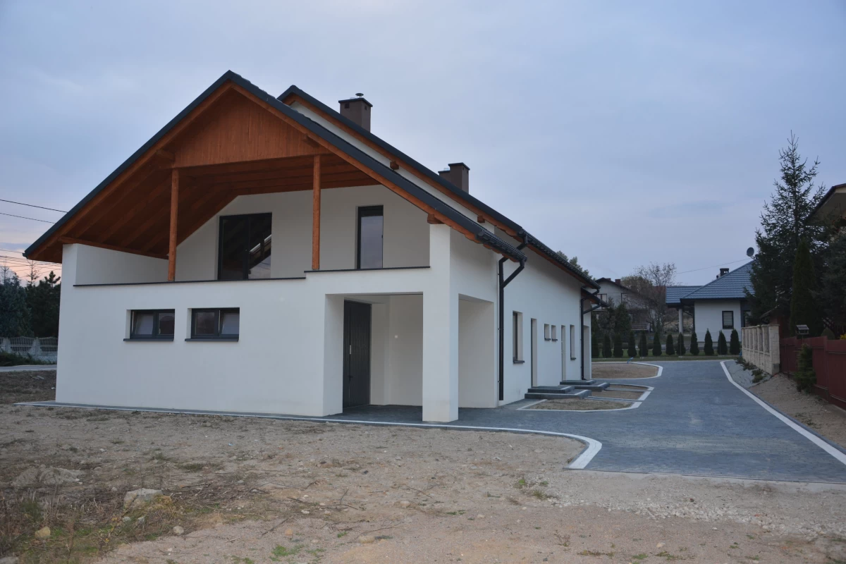 Sprzedam Dom Mieszkanie 100m2 na wsi 10km od Krakow Ogromny Taras Wysiołek Luborzycki