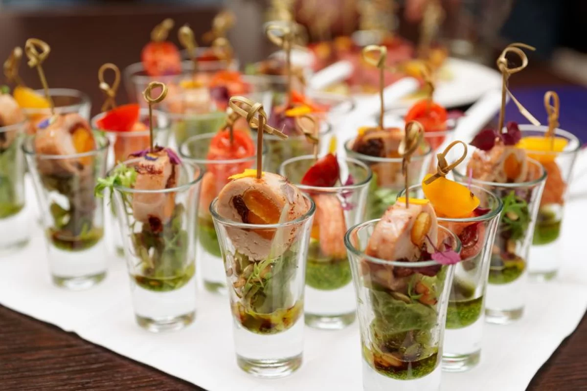 Catering imprezy okolicznościowe, kompleksowa organizacja, dekoracje