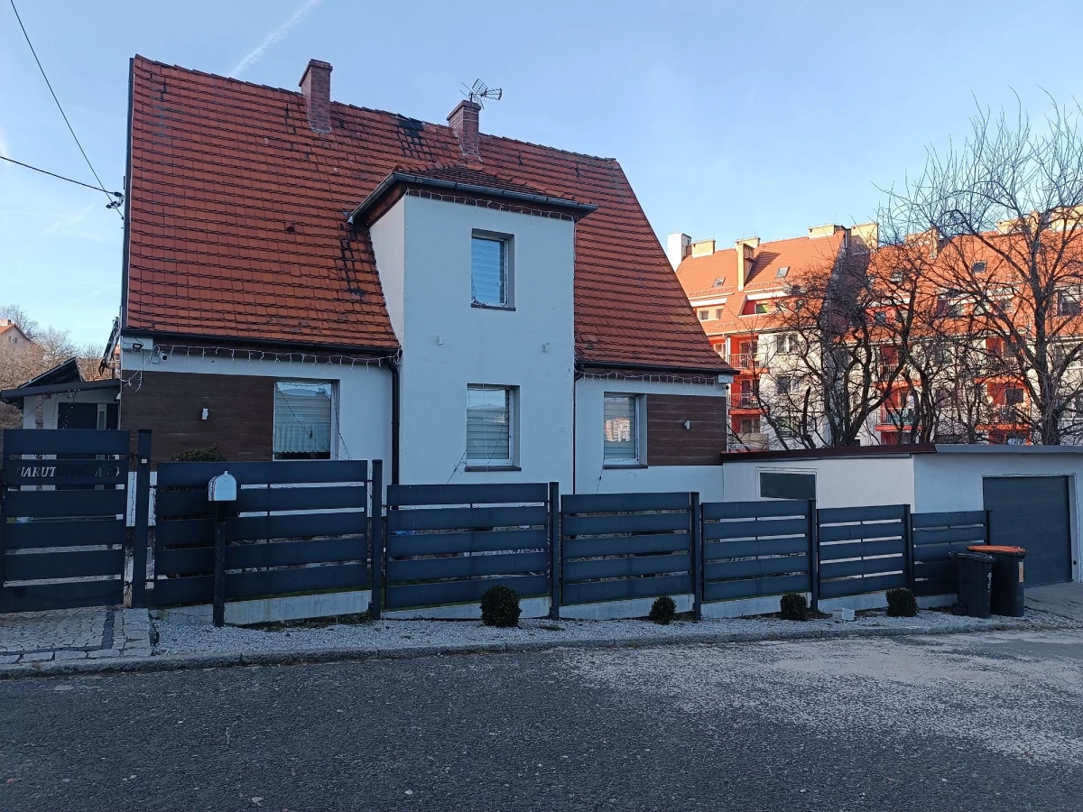 Sprzedam Dom wolnostojący z wyposażeniem Wałbrzych