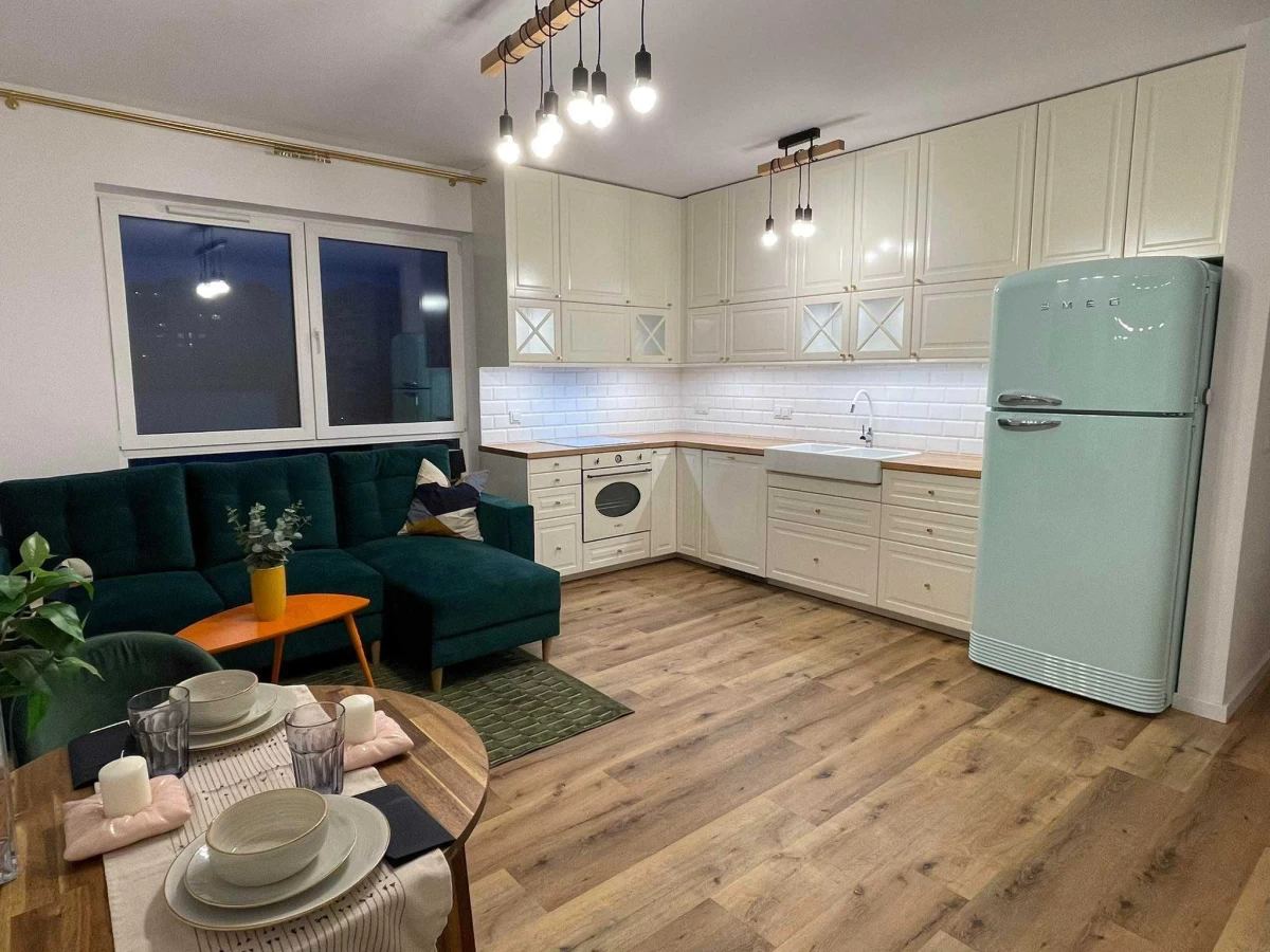 Wynajmę mieszkanie 60m2, 2 sypialnie, 2 łazienki, salon z aneksem Gocław, ul.Optyków