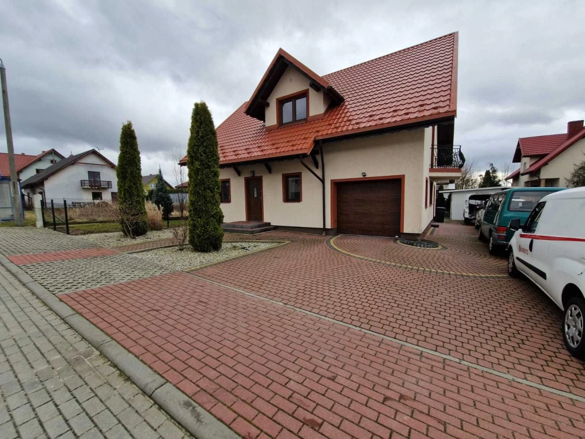Dom do wynajęcia w zacisznym osiedlu, Wybudowanie Michałowo