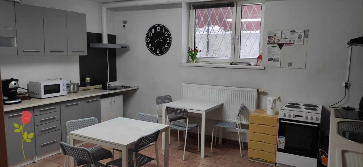 Tani Nocleg Warszawa Pokoje dla pracowników miejsca w pokoju 650 zł/m