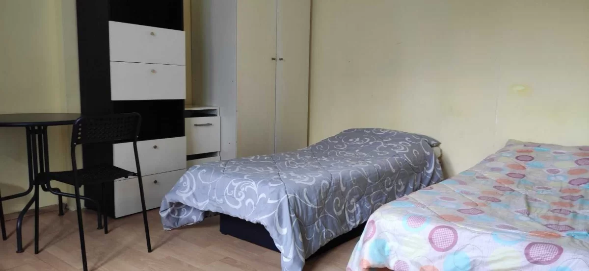 Tani Nocleg Warszawa Pokoje dla pracowników miejsca w pokoju 650 zł/m