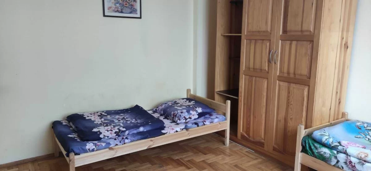 Tani Nocleg Warszawa Pokoje dla pracowników miejsca w pokoju 650 zł/m