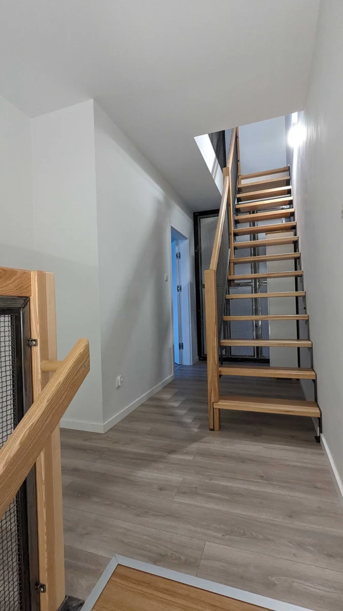Wynajmę mieszkanie 80m2, salon, dwie sypialnie, ogród, użytkowe poddasze Jeżów Sudecki