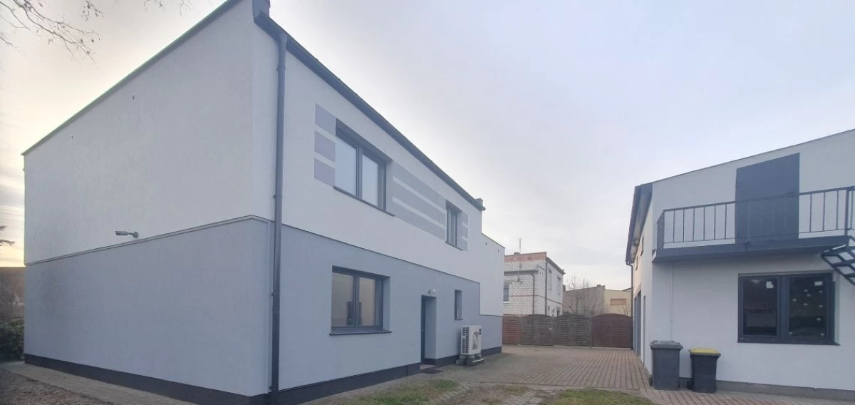 Sprzedam Dom wolnostojacy z potencjałem + Bud.gosp.+2 Garaże w Witkowie
