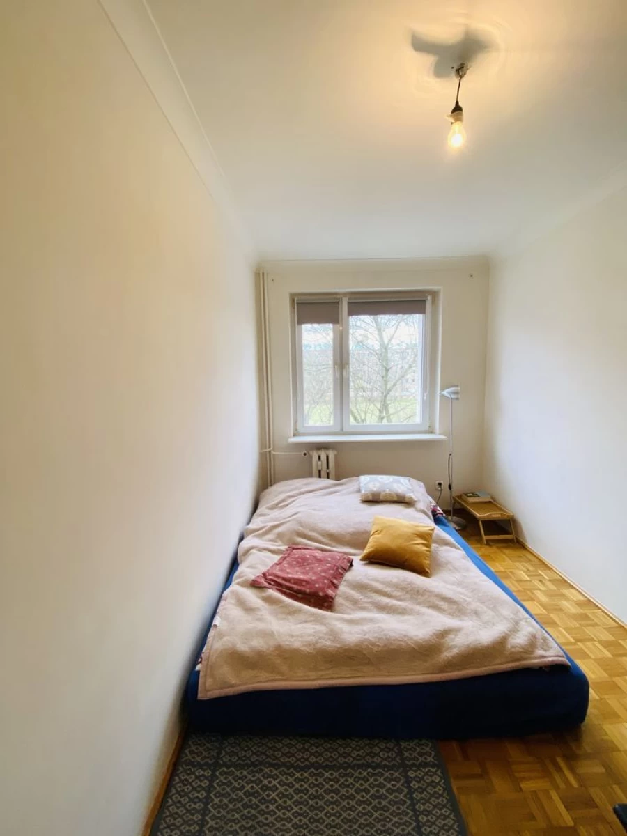 Sprzedam mieszkanie Poznań Cztery pokoje w tym jeden z balkonem, Winogrady