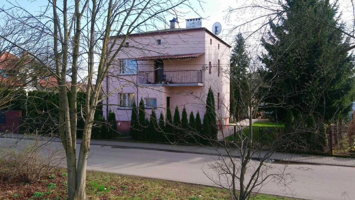 Dom wolnost. w dobrej lokalizacji z fajną działką. Sosnowiec - Plażowa