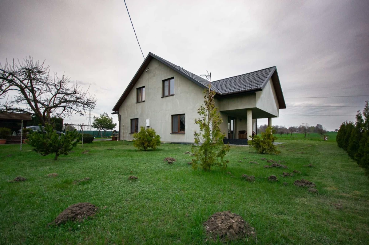 Sprzedam Nowoczesny dom 212 mkw 10 km od Chełma wykończony dz 64ar