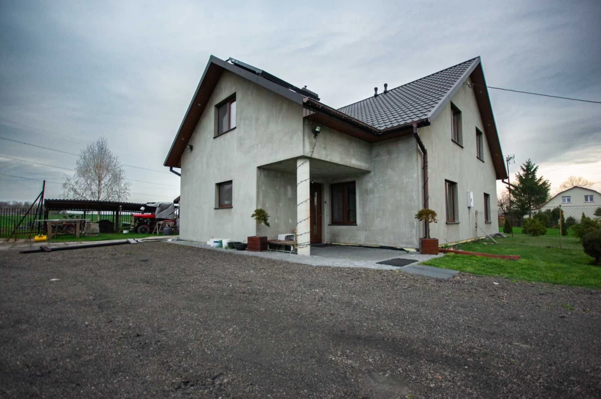 Sprzedam Nowoczesny dom 212 mkw 10 km od Chełma wykończony dz 64ar