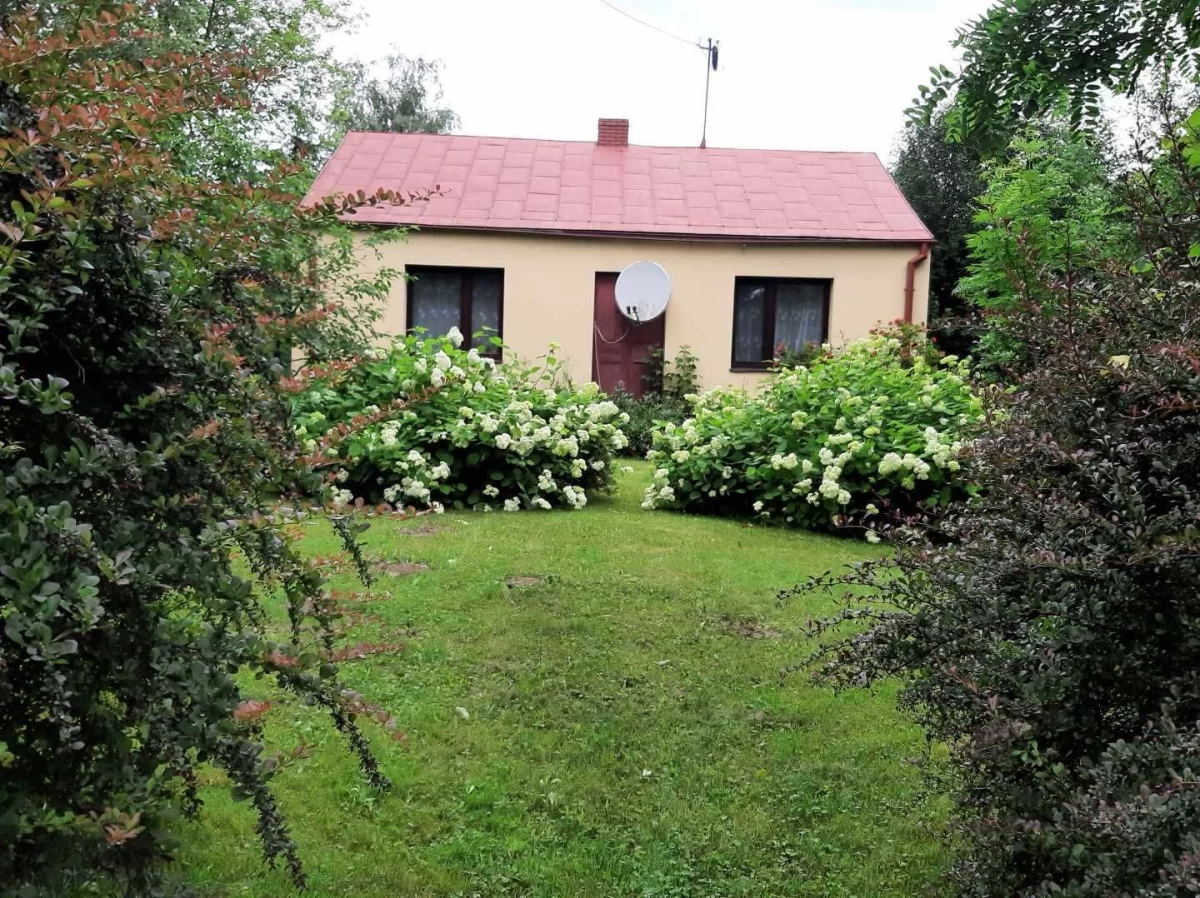 Siedlisko z domem i ogrodem [możliwość dokupienia 4,17 ha pola