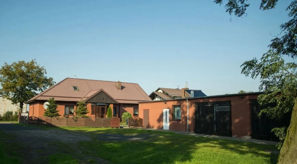 Sprzedam Dom Jednorodzinny + Hale Magazynowe Gospodarstwo Rolne