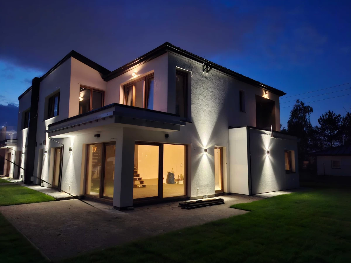 Sprzedam Domy nowe po 205 m² w zabudowie bliźniaczej w doskonałej lokalizacji