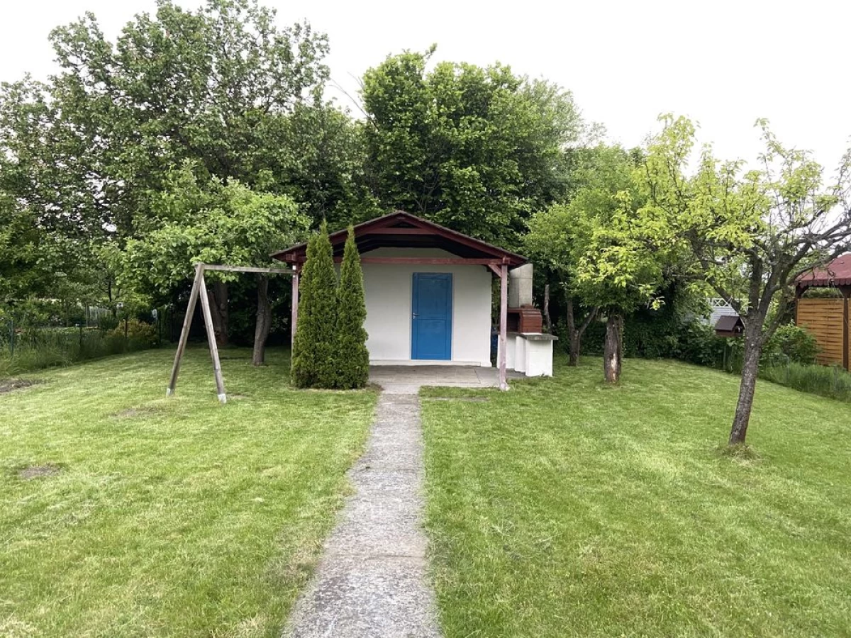 Sprzedam Dzialka R. O. D. Storczyk -300m2