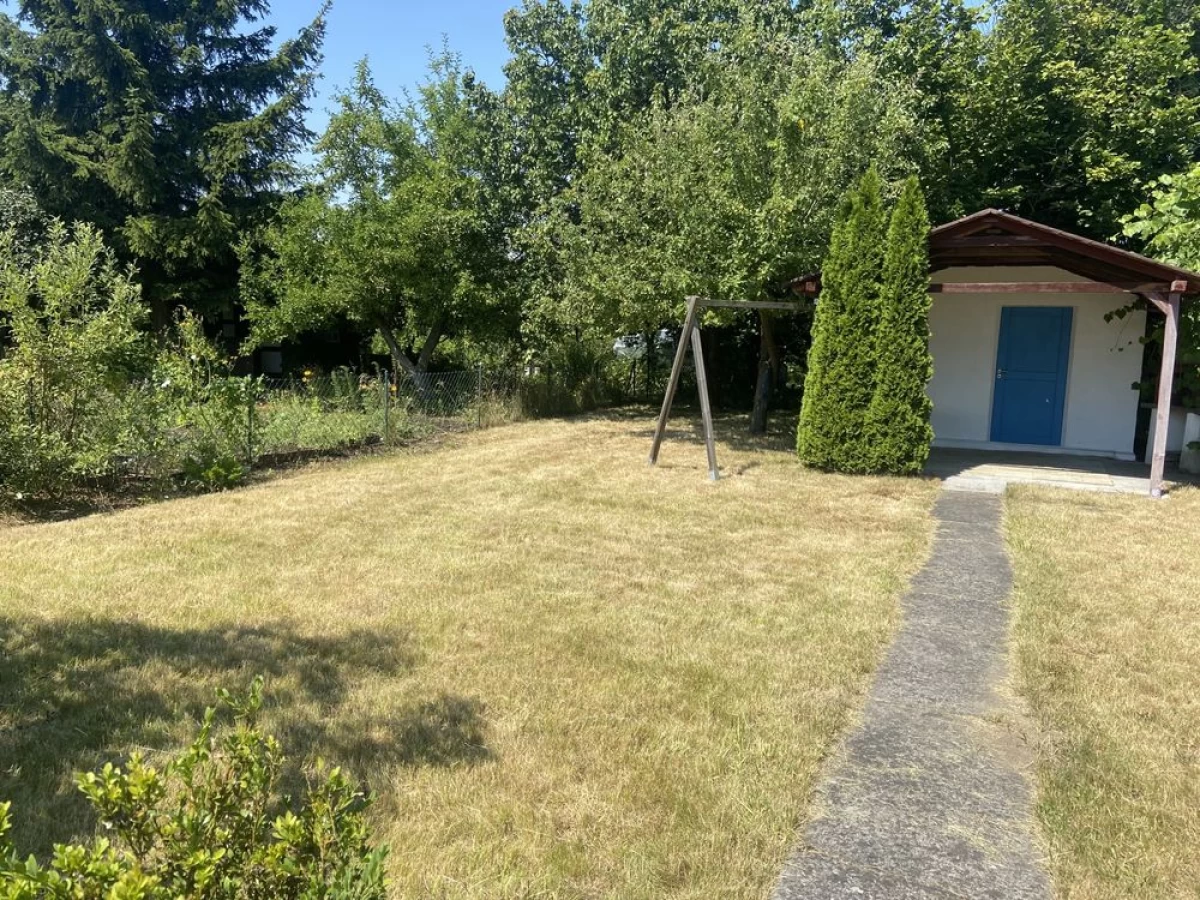 Sprzedam Dzialka R. O. D. Storczyk -300m2