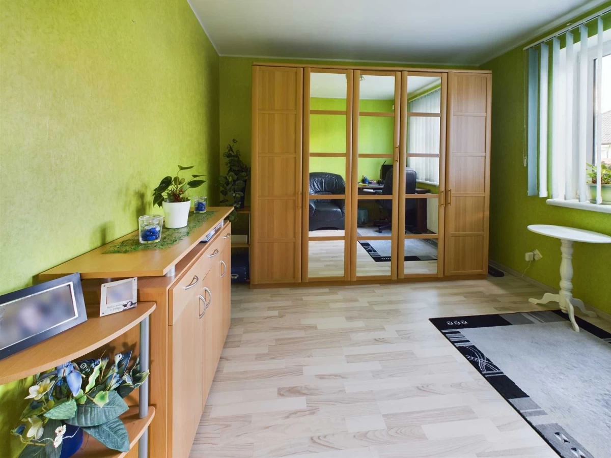 Przestronny dom z 2 garażami, tarasami i dużą Nowogard