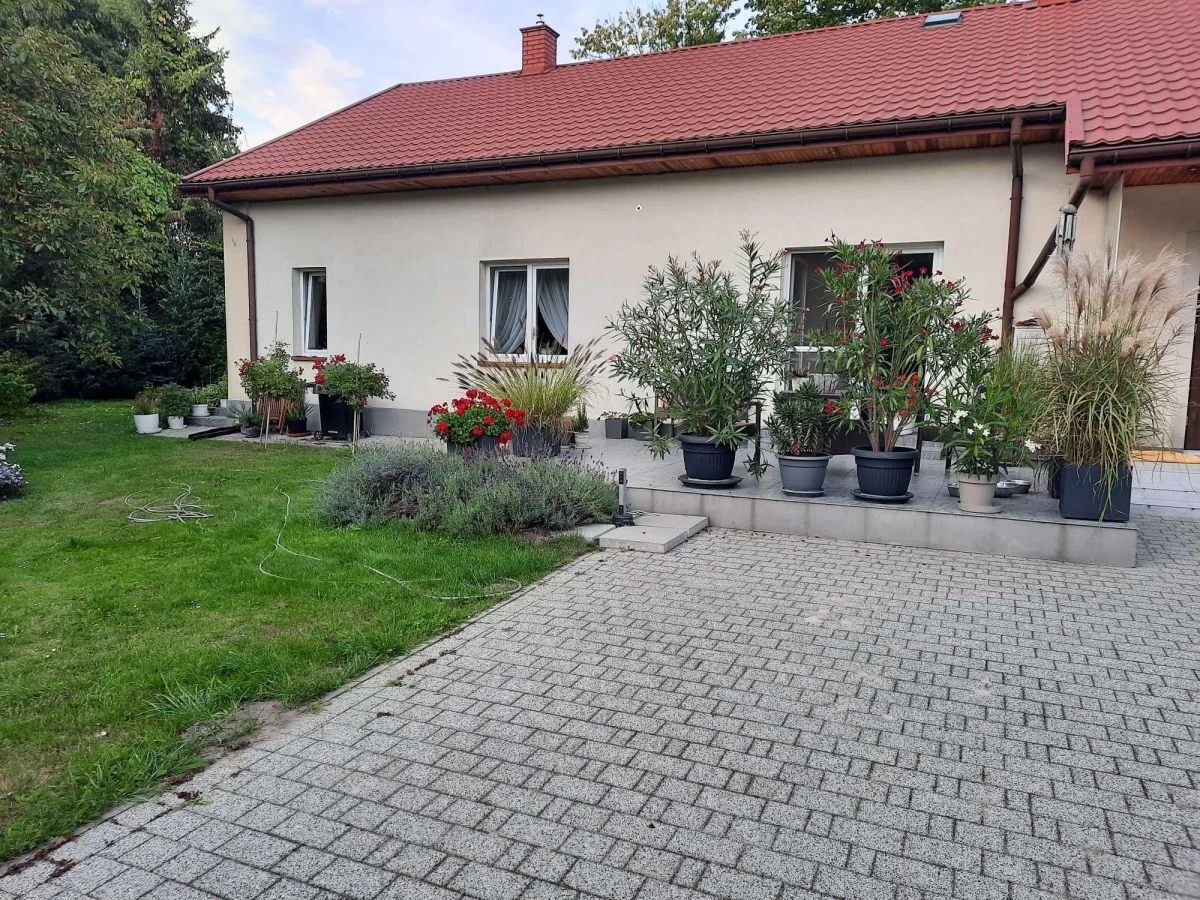 Sprzedam Dom mieszkalny, działka, budynek gospodarczy