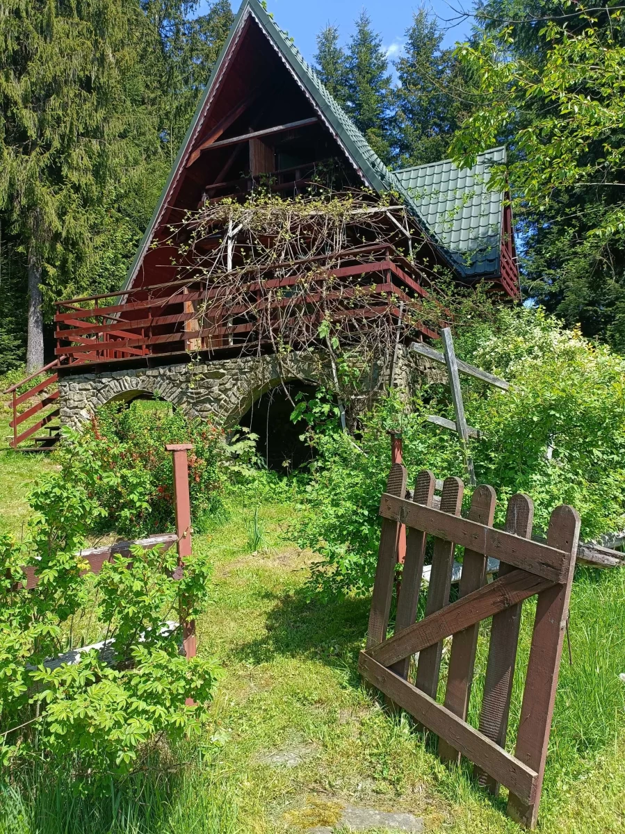 Sprzedam Drewniany domek z tarasem w Lubomierzu z widokiem na Gorce