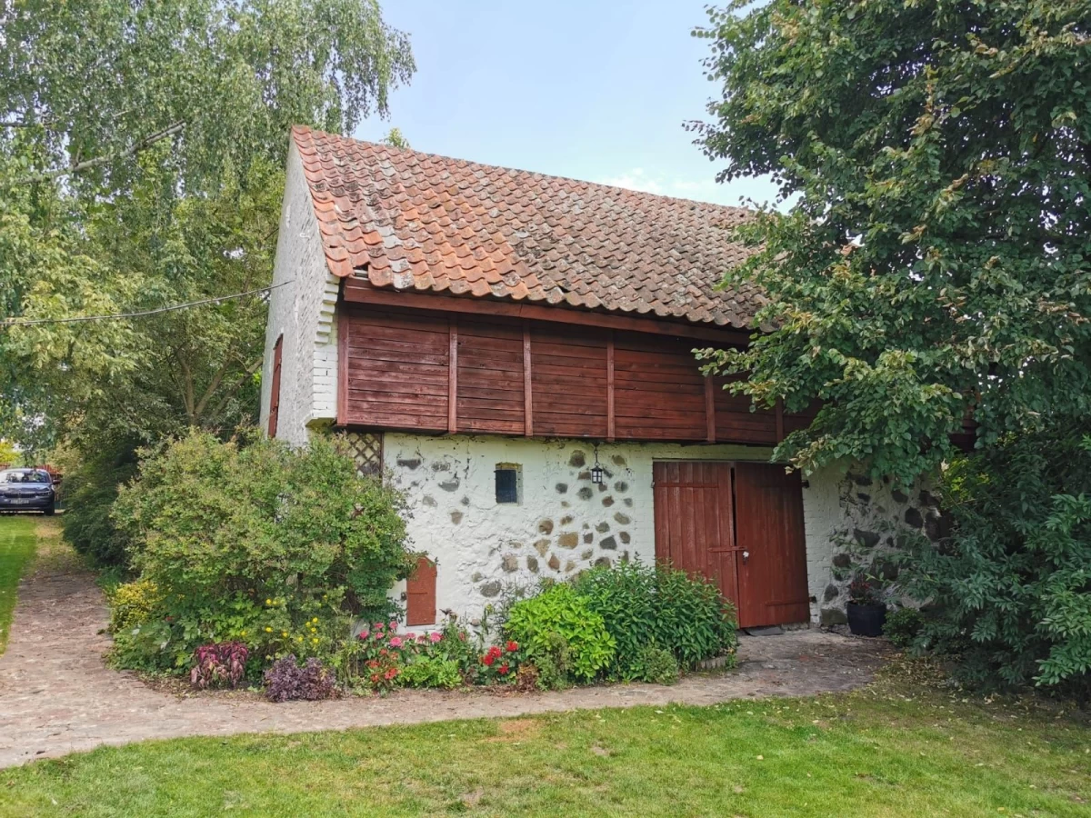 Sprzedam dom nad jeziorem działka z domem i własną linią brzegową