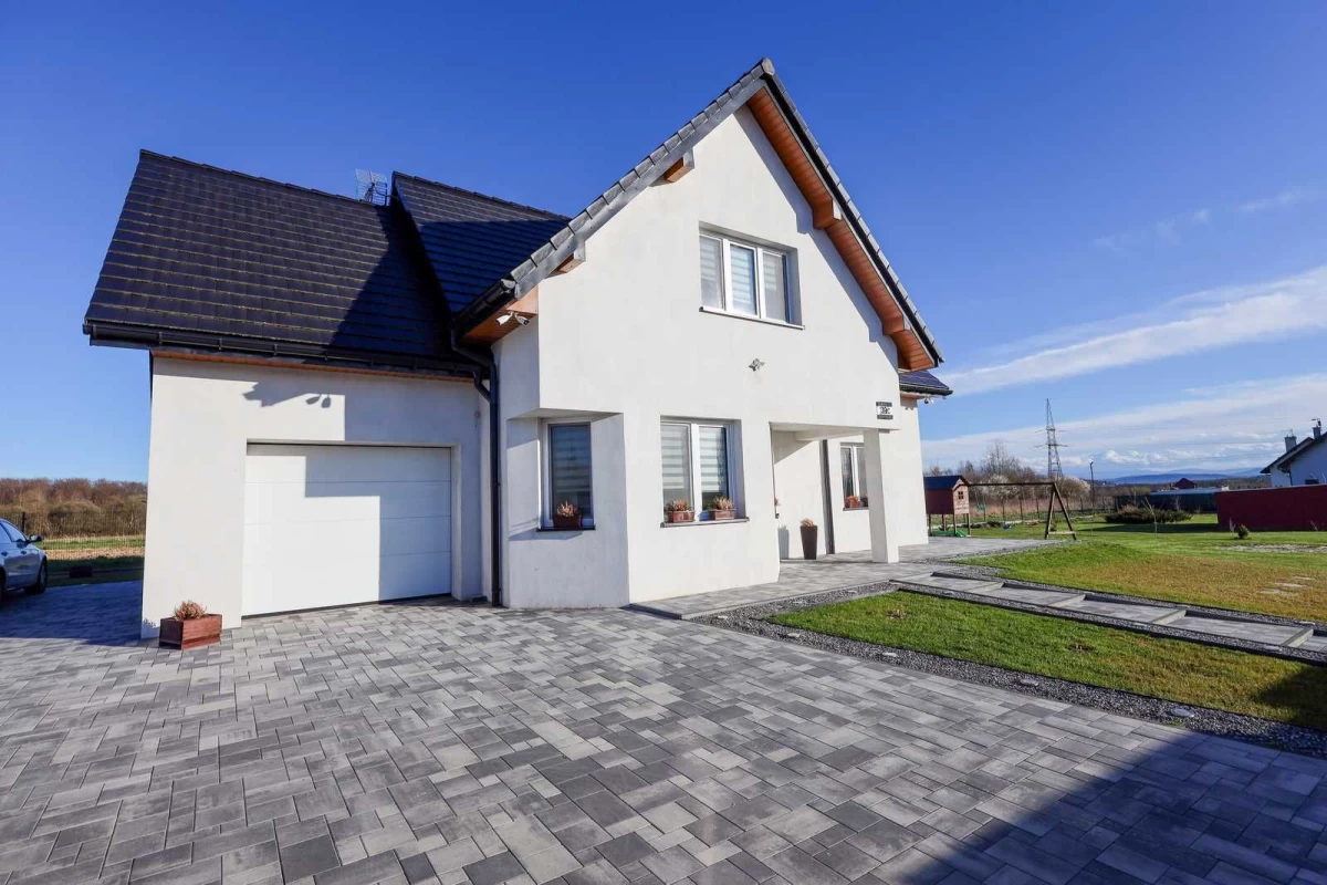 Sprzedam Dom o Powierzchni 135m2 w Malowniczej Okolicy