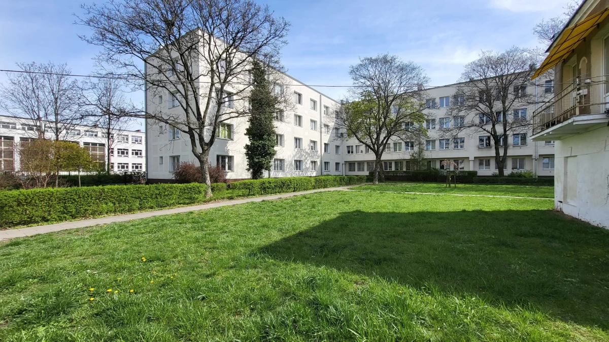Sprzedam Kawalerka 33m2. Wysoka + Piwnica. Mokotów przy Łazienkach Królewskich