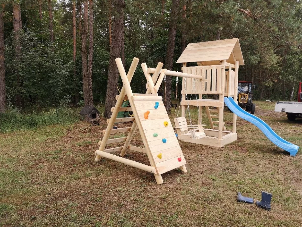 Meble ogrodowe Chojnice plac zabaw, huśtawka, stół ławki.