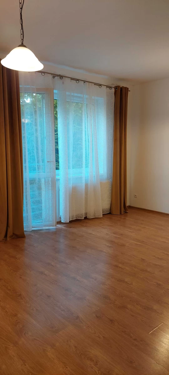 Wynajmę Mieszkanie 52m - 2 pokoje bez czynszu i bez problemu z parkowaniem
