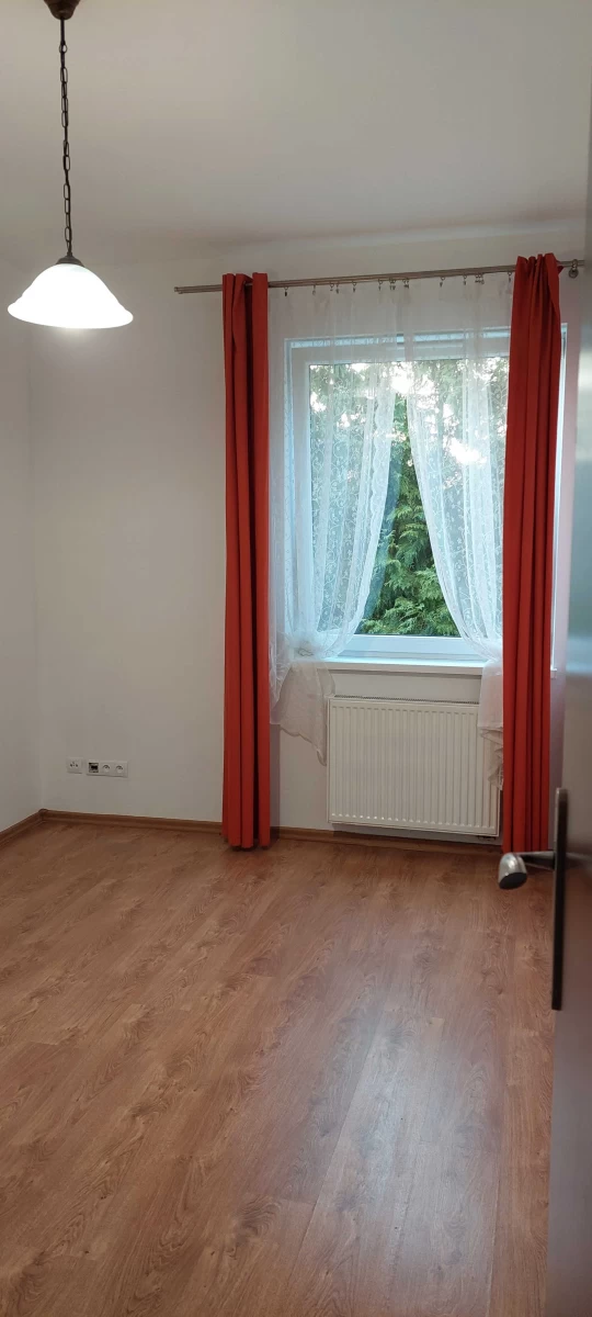 Wynajmę Mieszkanie 52m - 2 pokoje bez czynszu i bez problemu z parkowaniem