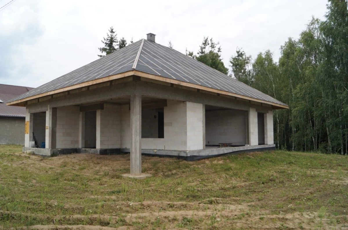 Sprzedam Dom z poddaszem dużą działką 6562m2 z linią brzegową rzeki Wel+Staw