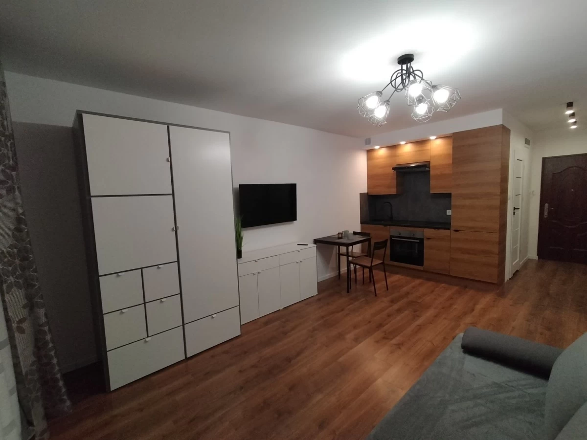 Kawalerka z balkonem w centrum miasta sprzedam w Zamościu
