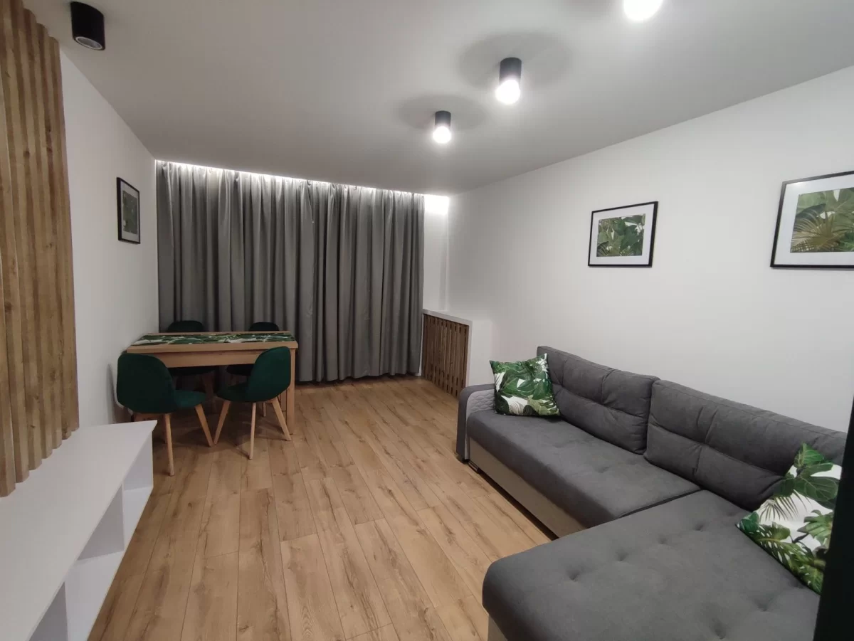 Sprzedam mieszkanie Pabianice II piętro ,39m2, świeżo po generalnym remoncie