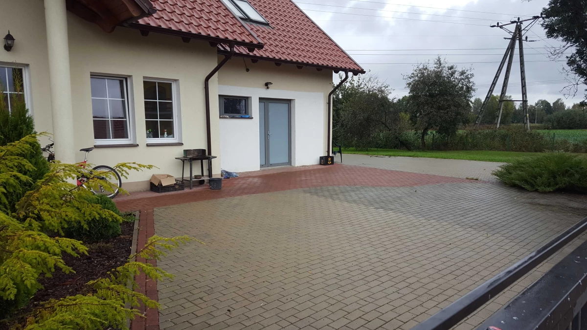 Sprzedam 2 domy na jednej dzialce + domek letniskowy