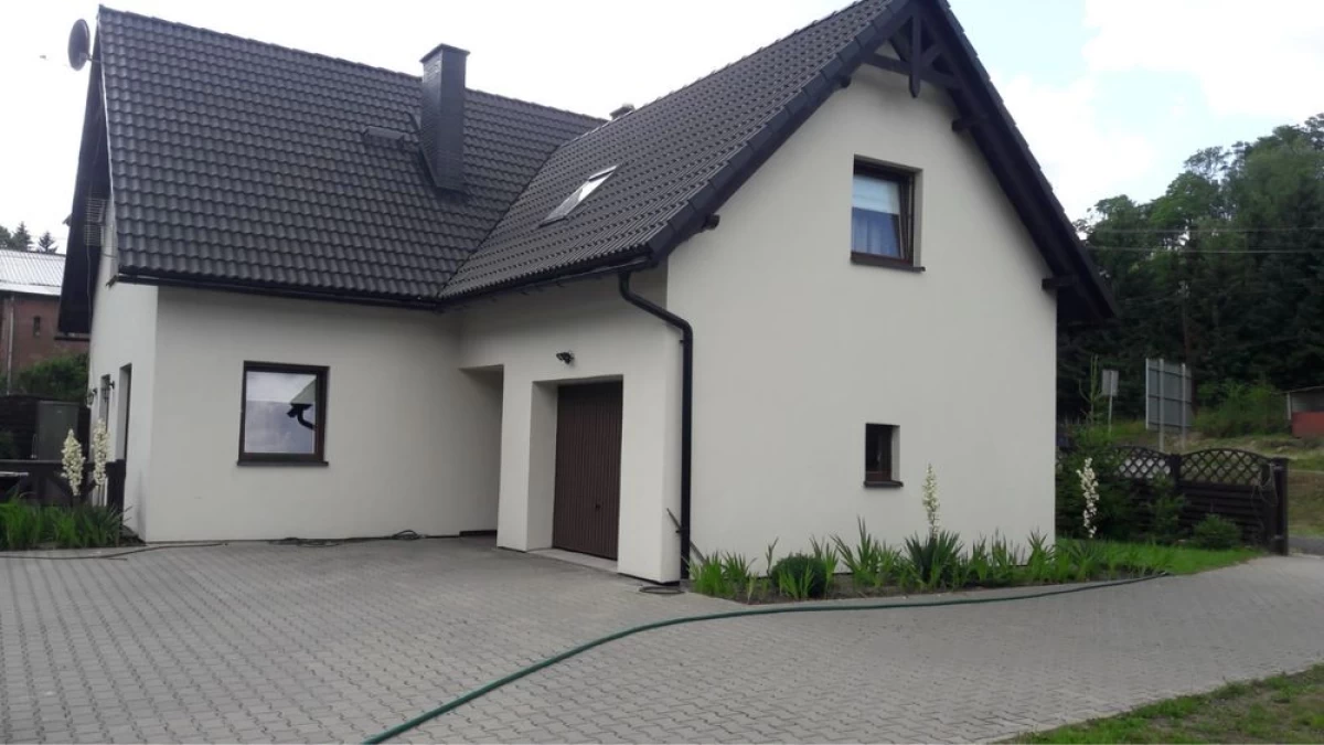 Dom w pieknej okolicy kotliny Klodzkiej -165 m + warsztat 2 poziomowy