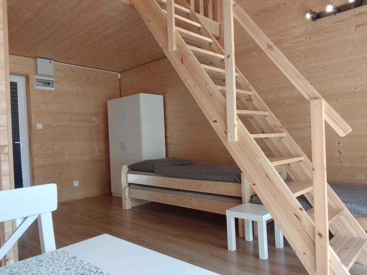 Domki letniskowe Jastrzębi Góra- 5szt + działka 1000m2