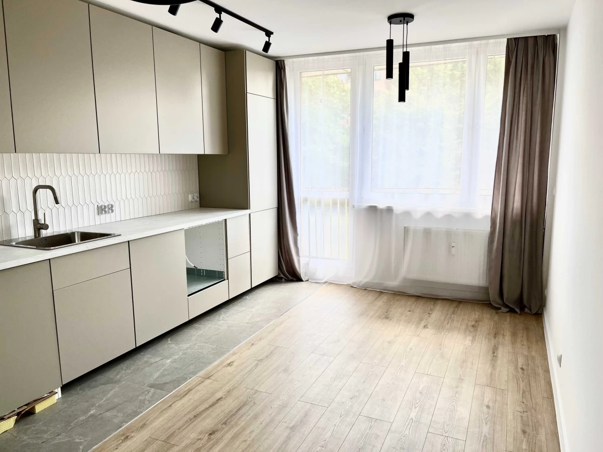 Mieszkanie 3 pokojowe wysoki standard + zabudowa kuchenna i łazienkowa