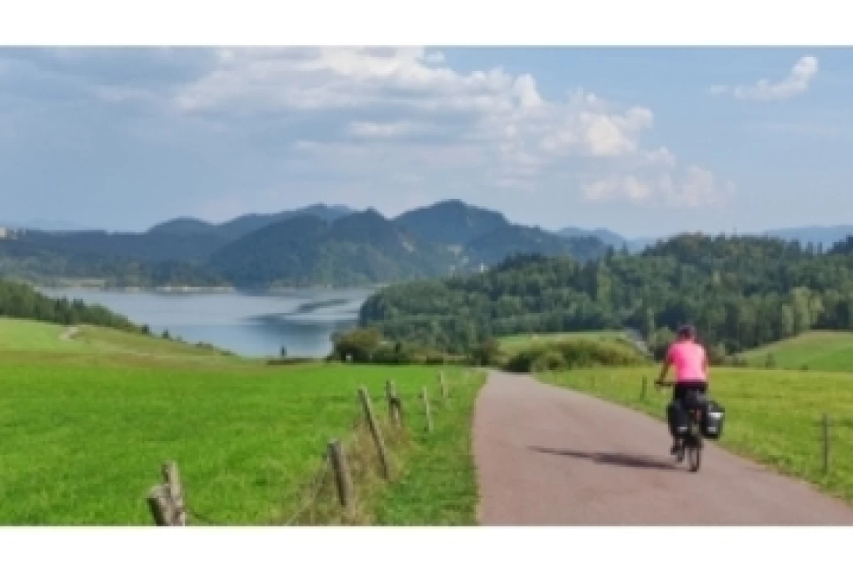 Sprzedam Wyjątkowa działka budowlana w Falsztynie przy ścieżce rowerowej Velo Czorsztyn