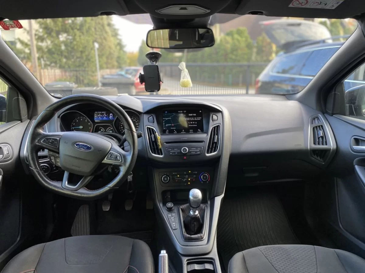 Ford Focus ST line 1.0 Ecoboost Niski udokumentowany przebieg !!!