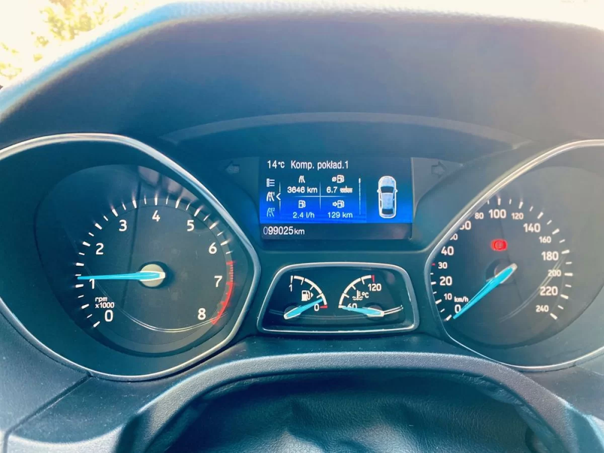 Ford Focus ST line 1.0 Ecoboost Niski udokumentowany przebieg !!!