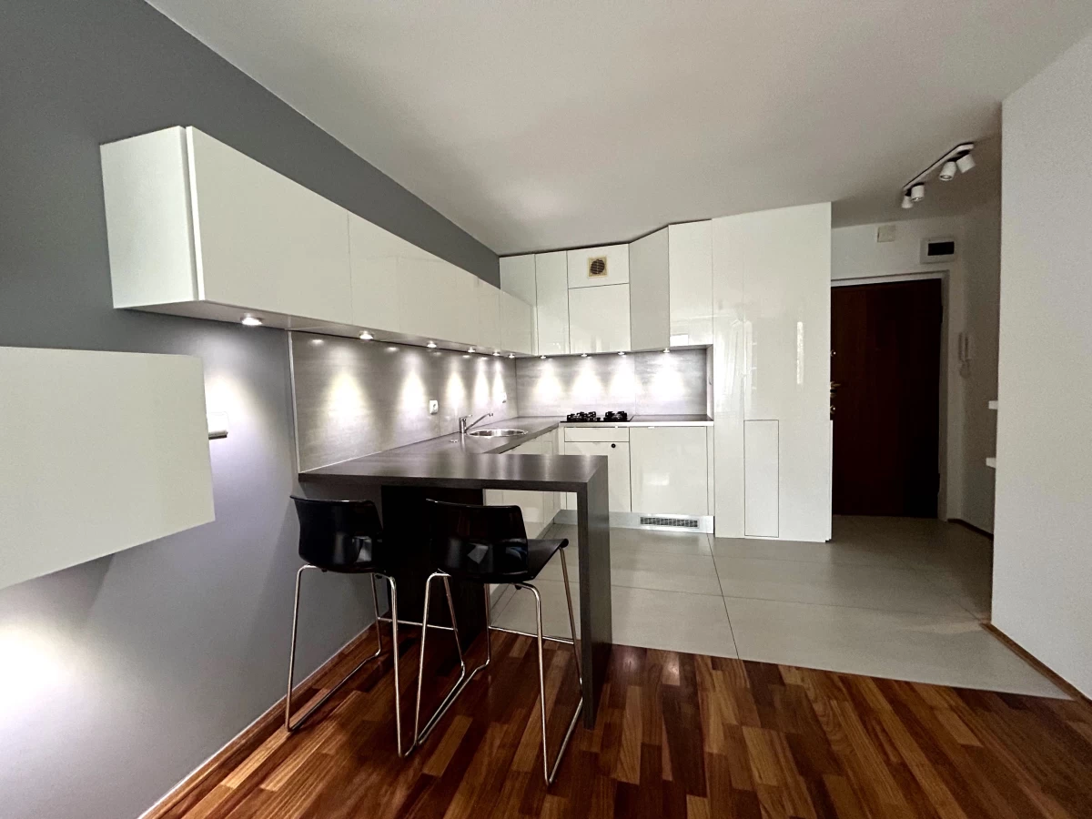Sprzedam komfortowe mieszkanie 35 m kw Warszawa na Powiślu