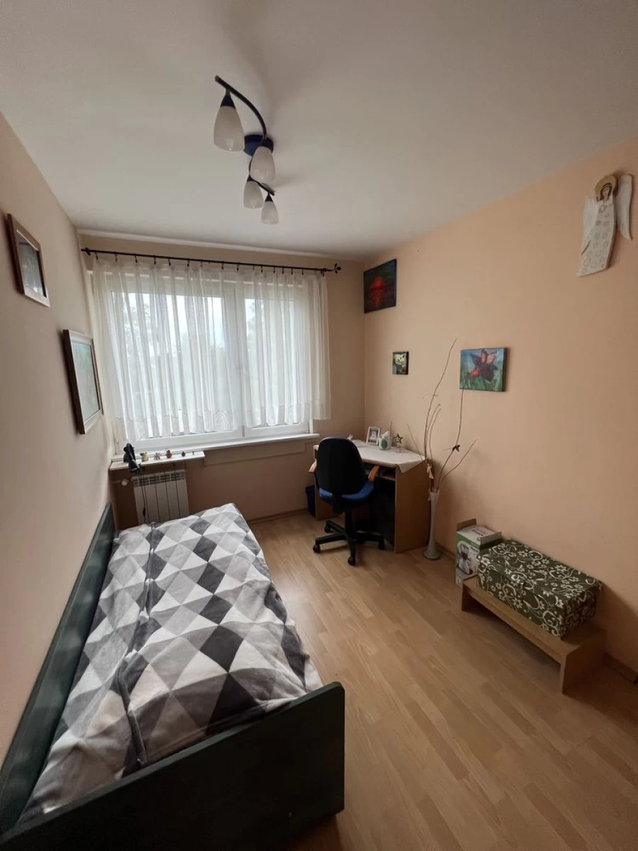 Sprzedam mieszkanie z garażem warka