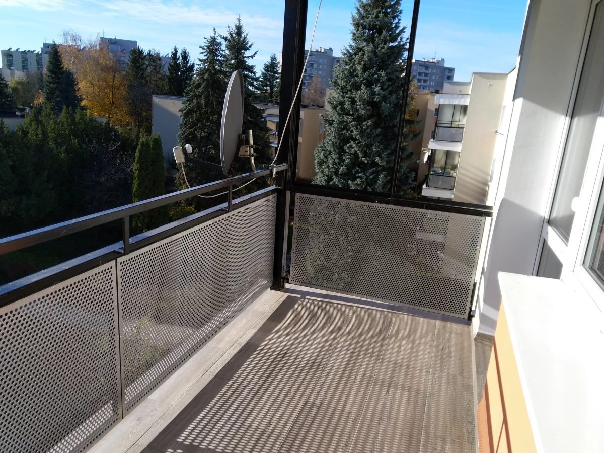 Sprzedam 3-pokojowe mieszkanie o pow. 62 m2 w bloku w Zamościu, piętro 3/3.