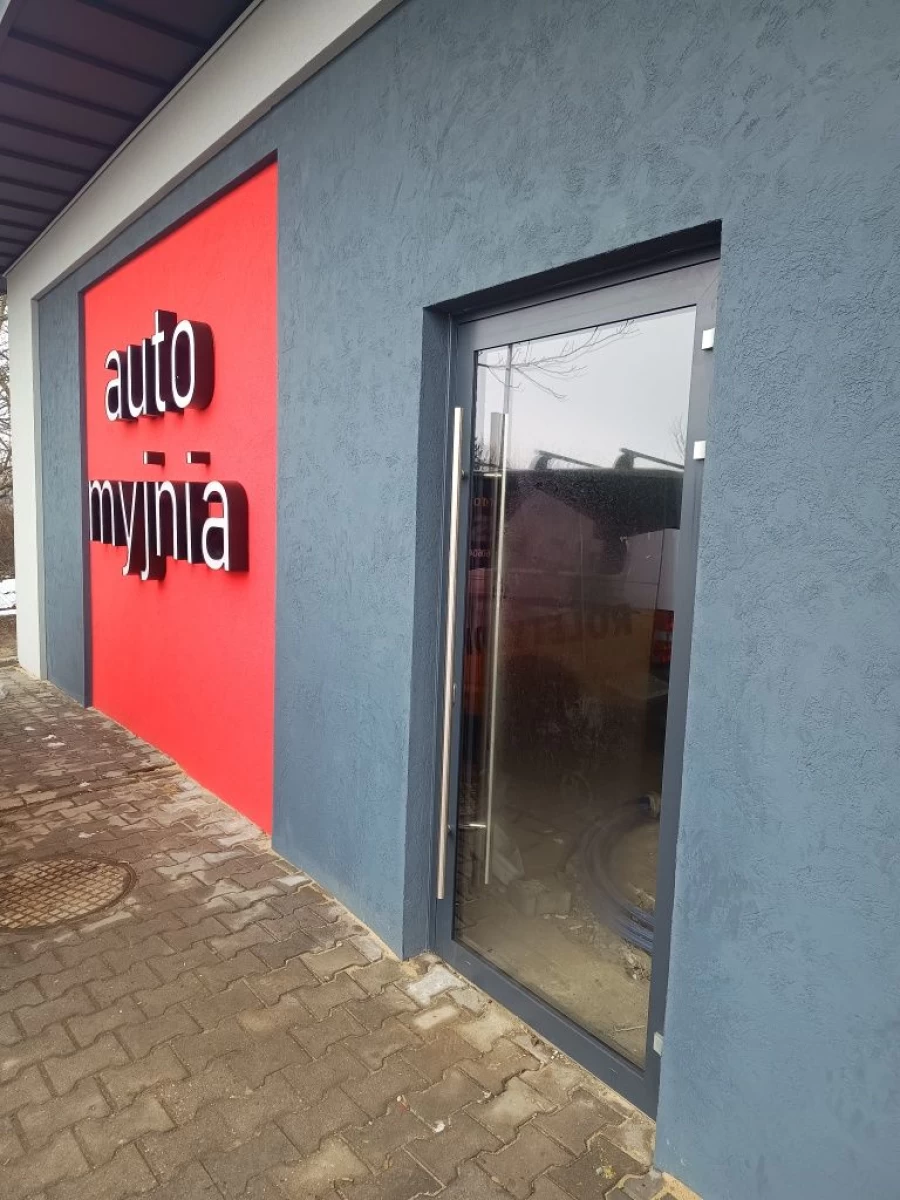 Wynajmę lokal użytkowy Tarnowskie Góry pod autodetailing, auto spa, czyszczenie tapicerki