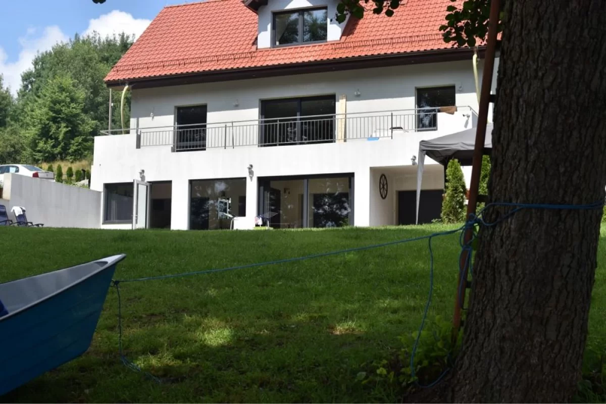 Domek na Mazurach z własną linią brzegową nad jeziorem, sauna, bania