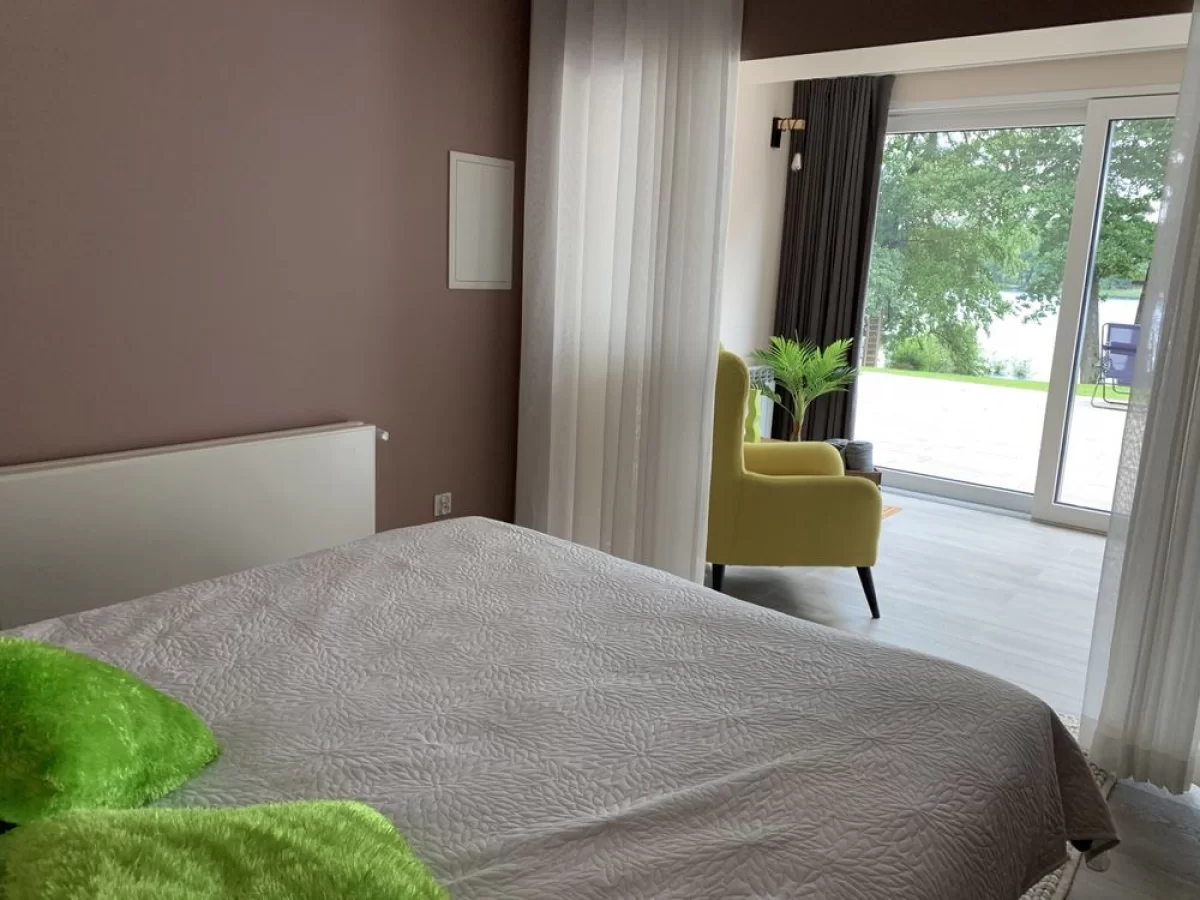 Domek na Mazurach z własną linią brzegową nad jeziorem, sauna, bania
