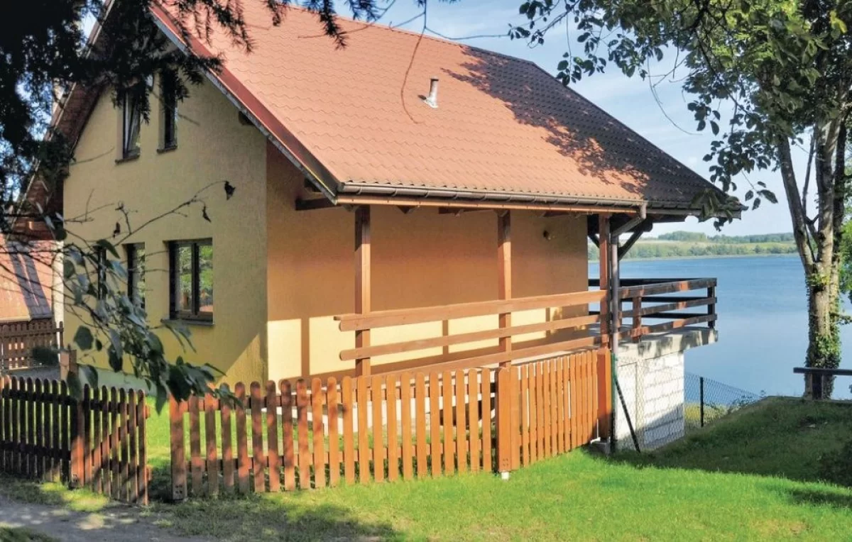 Wynajmę domek na Mazurach z własną linią brzegową