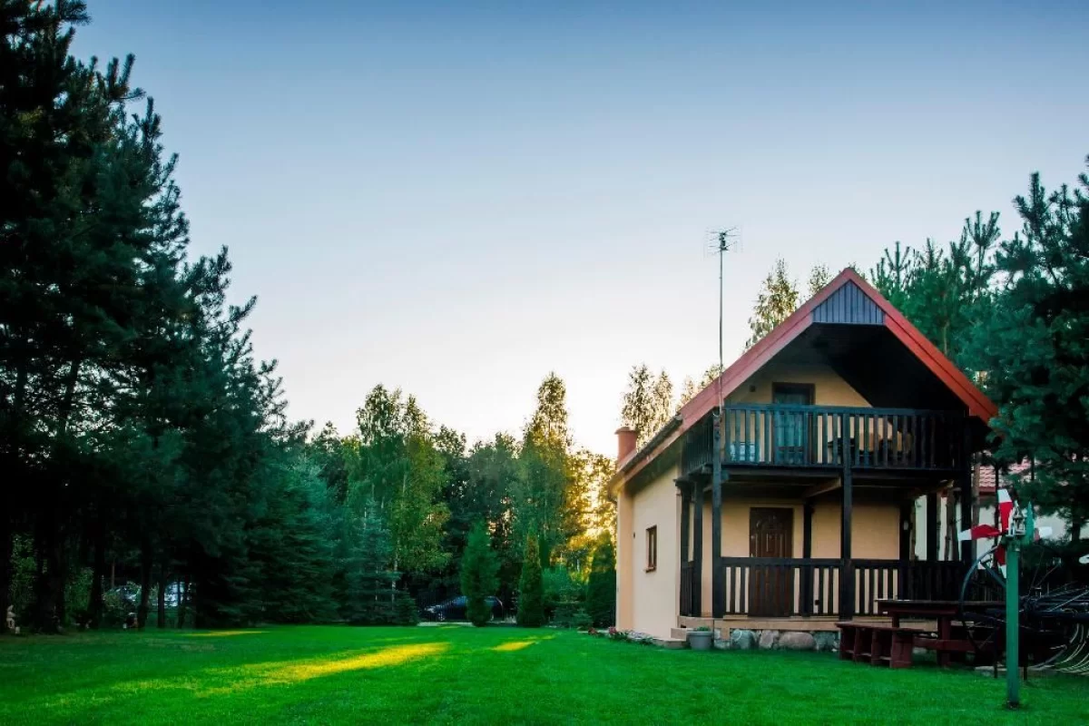 Domek z dostępem do jeziora wynajem Mazury