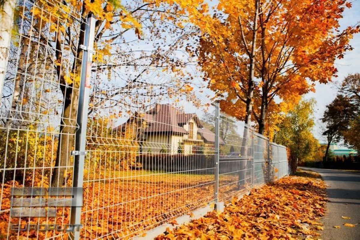 Ogrodzenia panelowe + podmurówka + montaż. 51 drutów pionowych.
