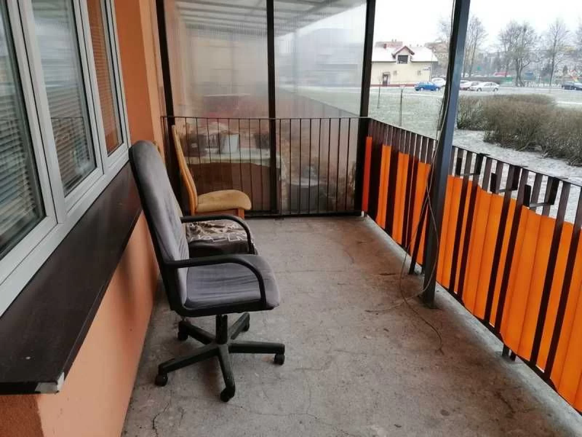 Sprzedam mieszkanie Bełchatów parter 53m2 balkon w bloku centralne ogrzewanie z sieci 400 zl czynsz