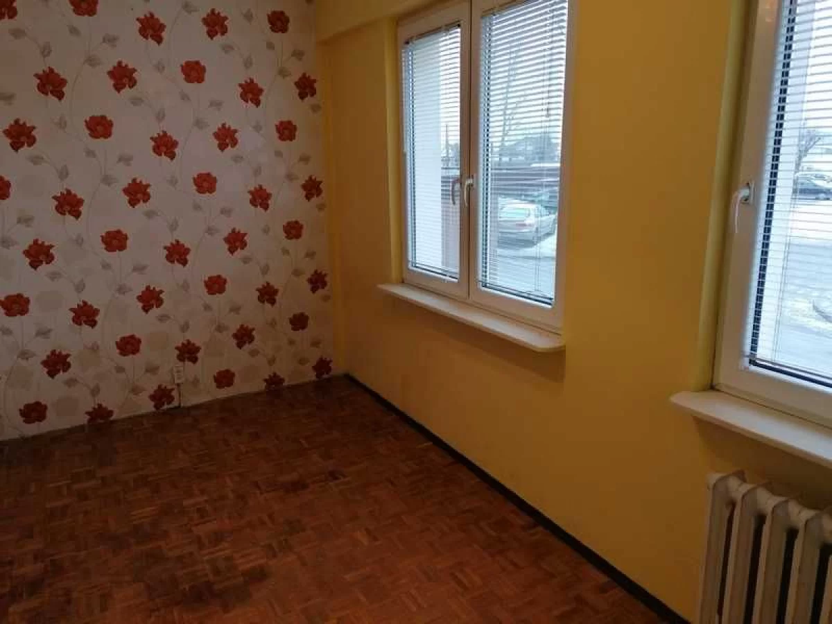 Sprzedam mieszkanie Bełchatów parter 53m2 balkon w bloku centralne ogrzewanie z sieci 400 zl czynsz