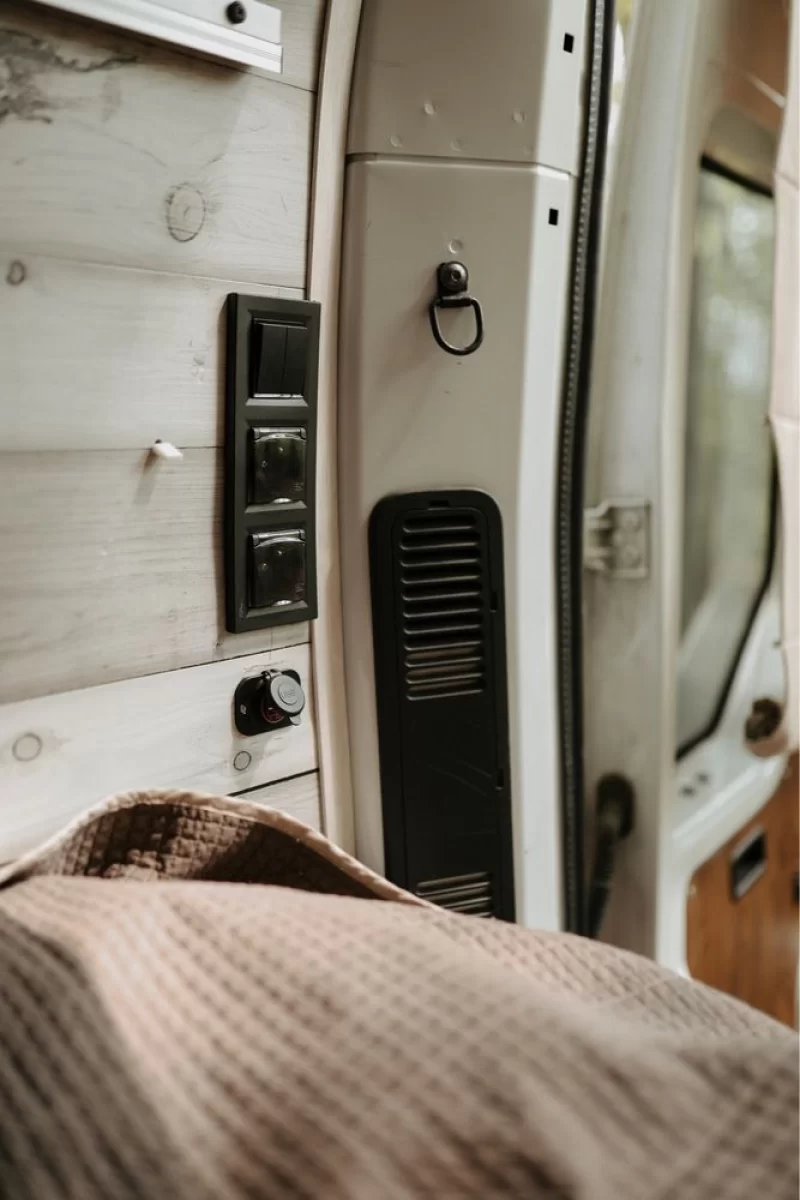 Wynajem wypożyczenie camper kamper kampera campera vana van bus